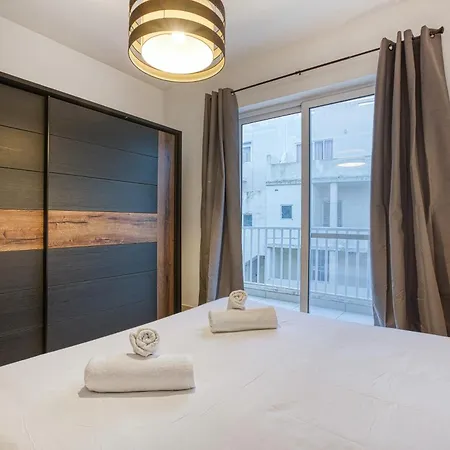 Lovely Mellieha With Stunning Terrace & Views By 360 Estates 아파트