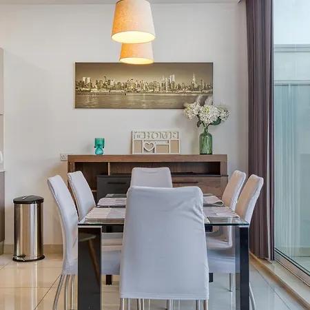 Lovely Mellieha With Stunning Terrace & Views By 360 Estates 아파트 *