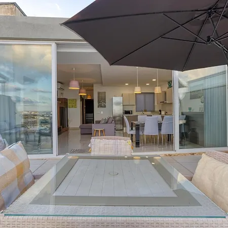 아파트 Lovely Mellieha With Stunning Terrace & Views By 360 Estates