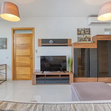 Apartmán Lovely Mellieha With Stunning Terrace & Views By 360 Estates